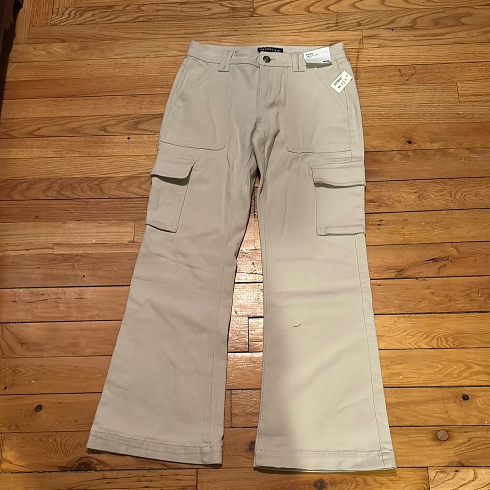 Aeropostale cargo flare size 4